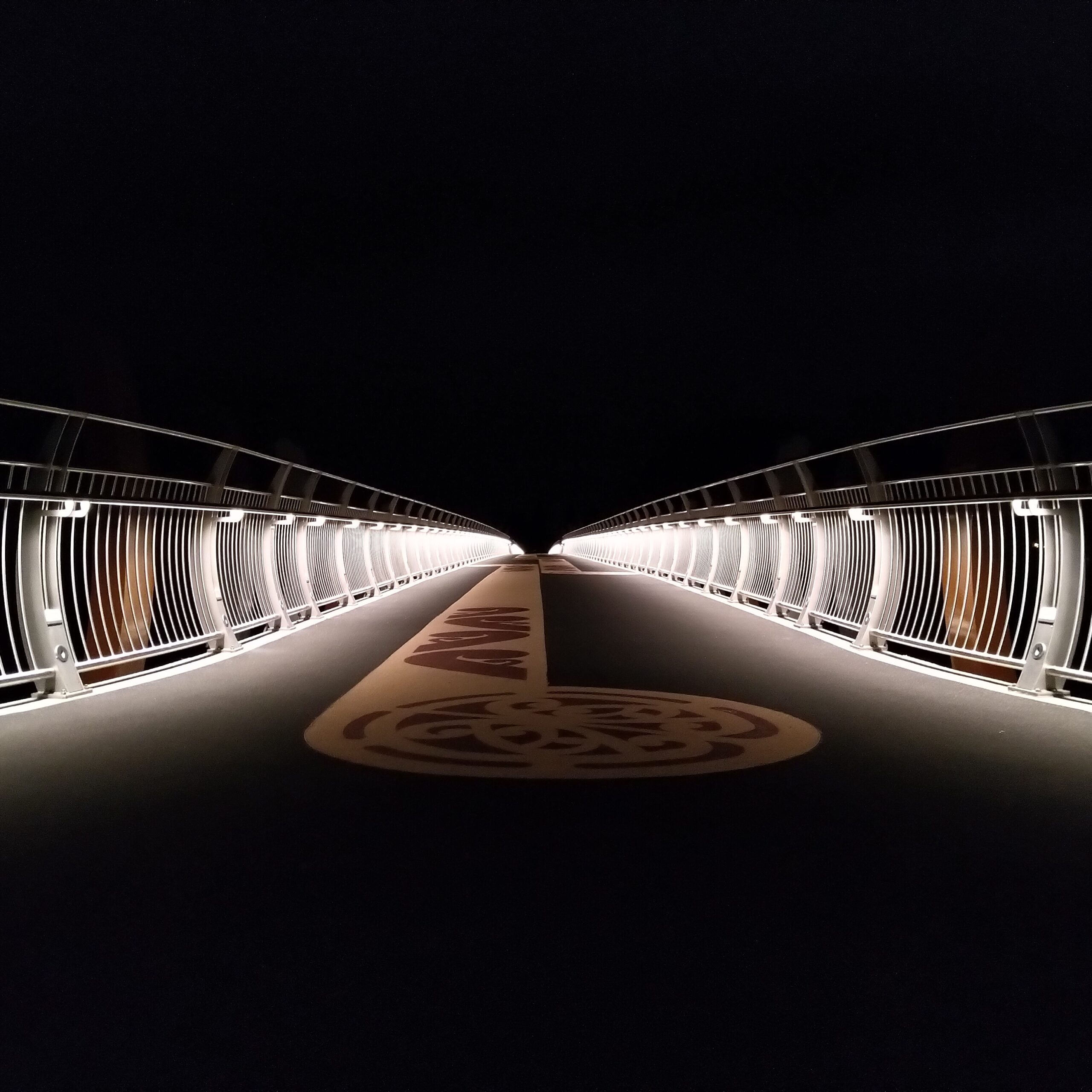 Sam Polwart: Embarking on a Soulful Acoustic Voyage with “When it Rains.”