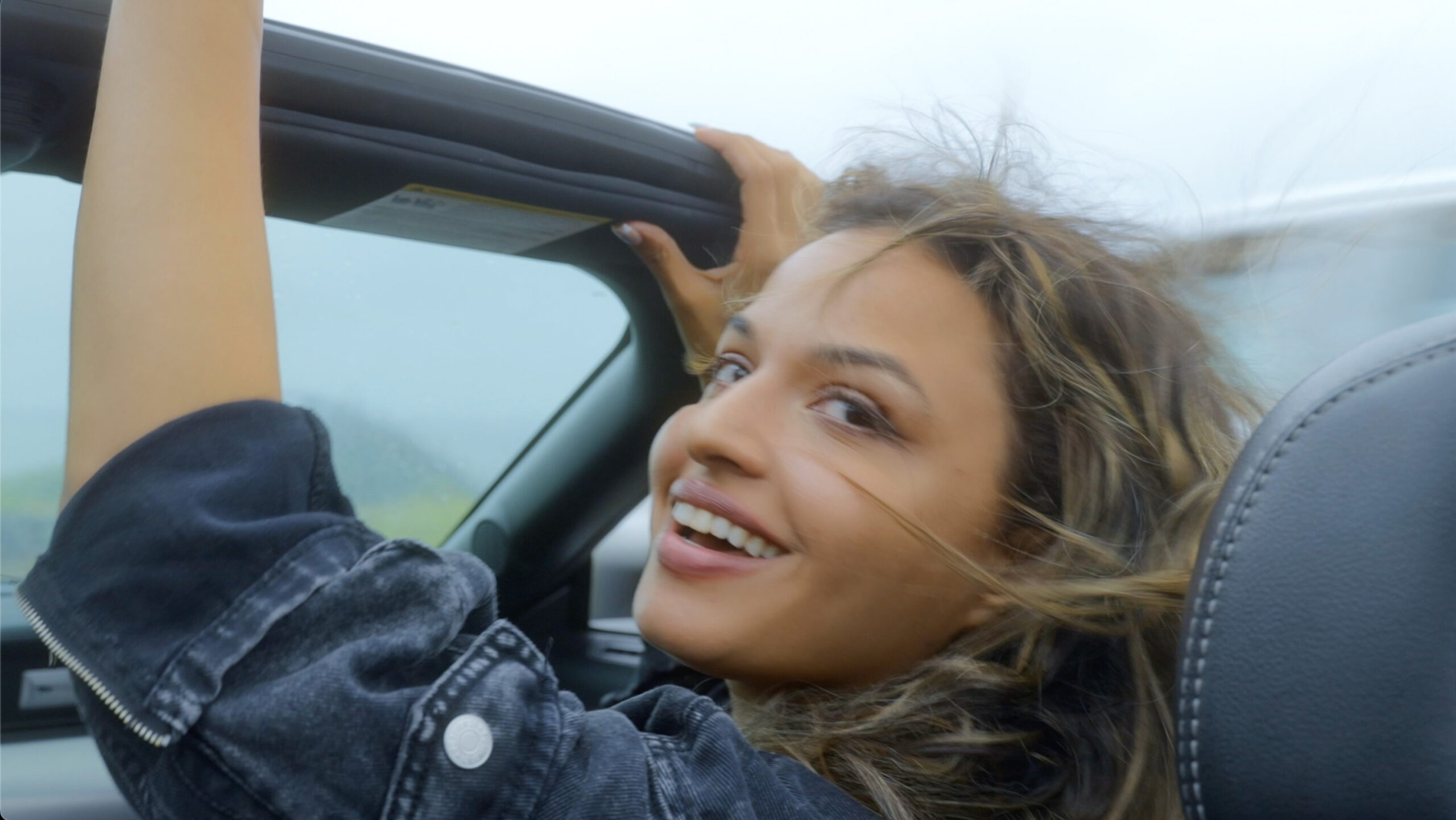 AMANDA HOLLEY’s “RIDE OR DIE” Music Video: A Soulful Odyssey of Love and Emotion