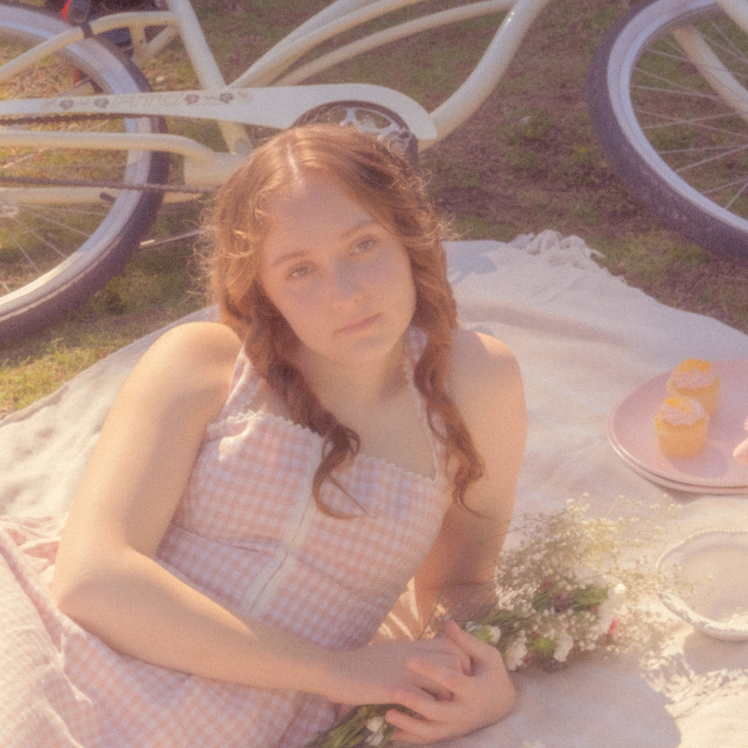 Mia Van de Loo Unveils Debut Single ‘fairytale’: A Prelude to the Upcoming EP “open book”