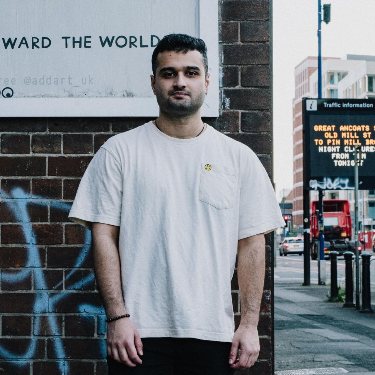 “Signs” – Nickon Faith’s Entrancing Journey into Electronic Music Exploration