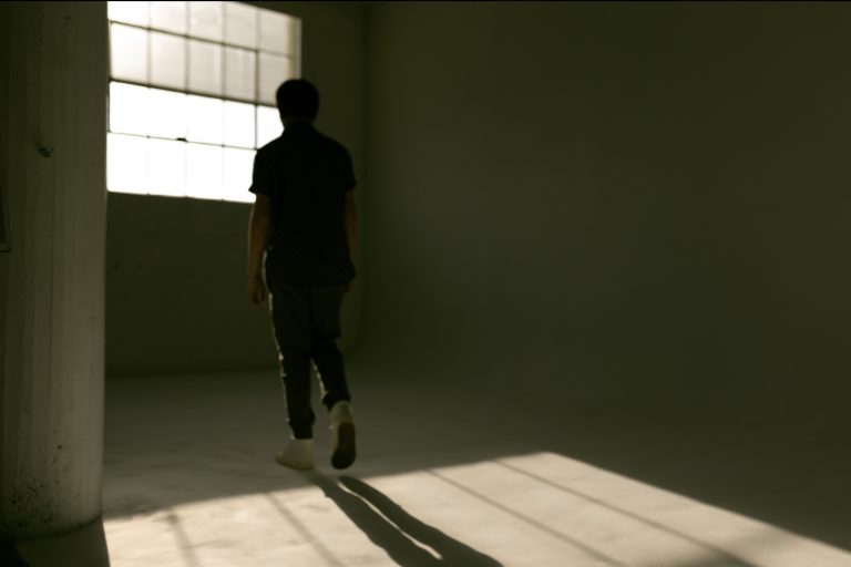 Carson Ferris Releases Poignant Electro-Pop Single “Ghosts”
