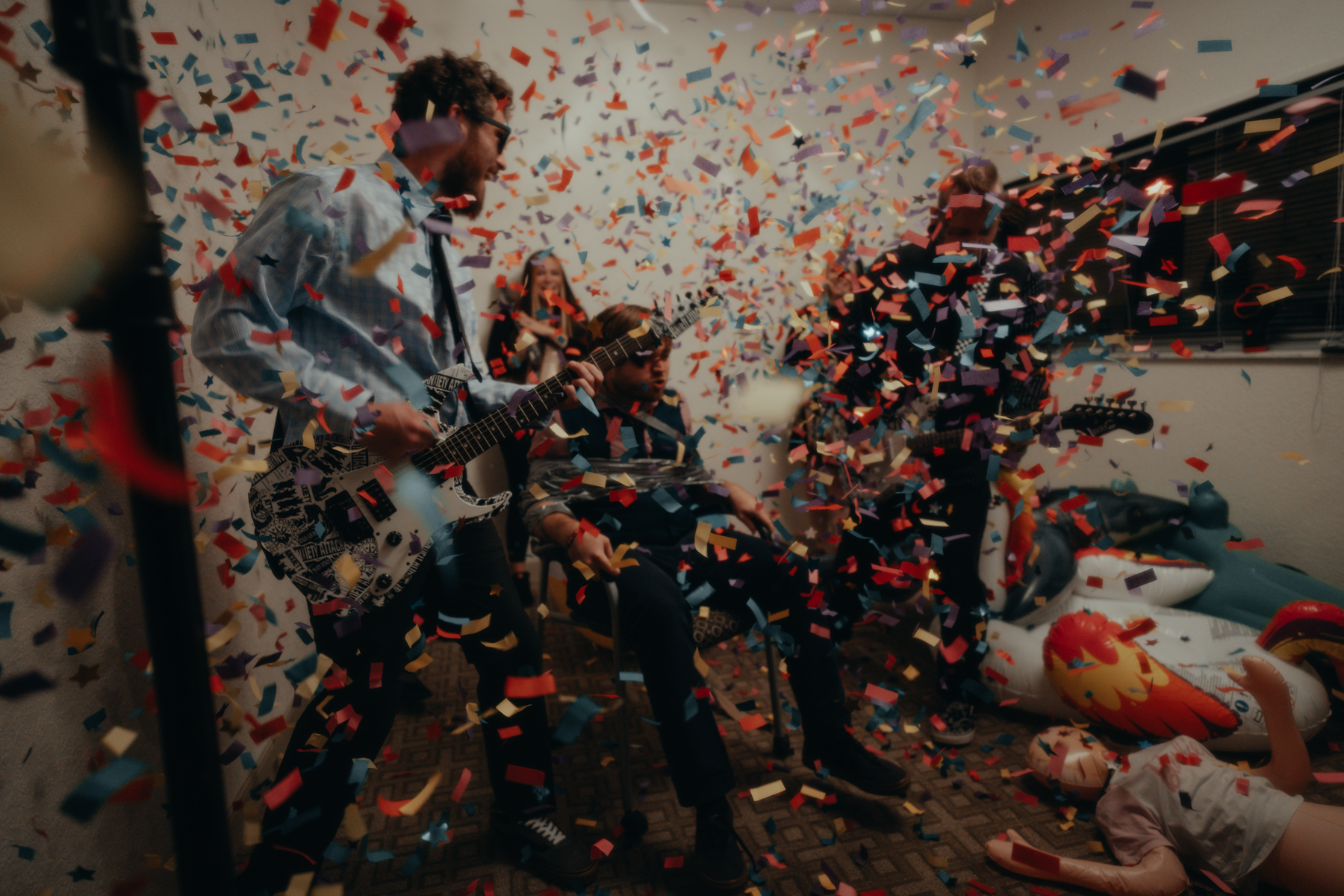 Anxiety Attack – “Knives”: A Raw and Relatable Anthem