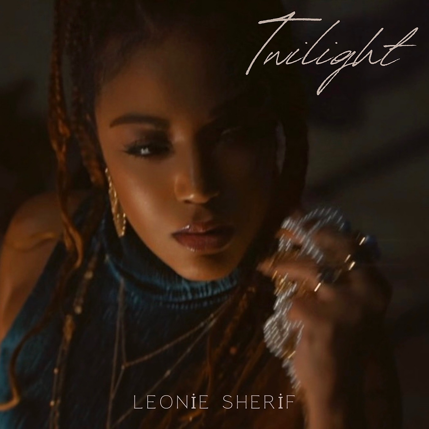 Leonie Sherif – TWILIGHT