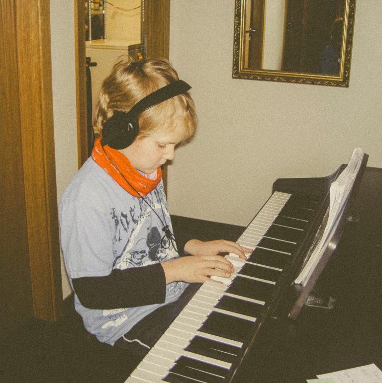 Birkir Blær’s “Go On” – A Soulful Testament to Growth, Emotion, and Artistic Honesty