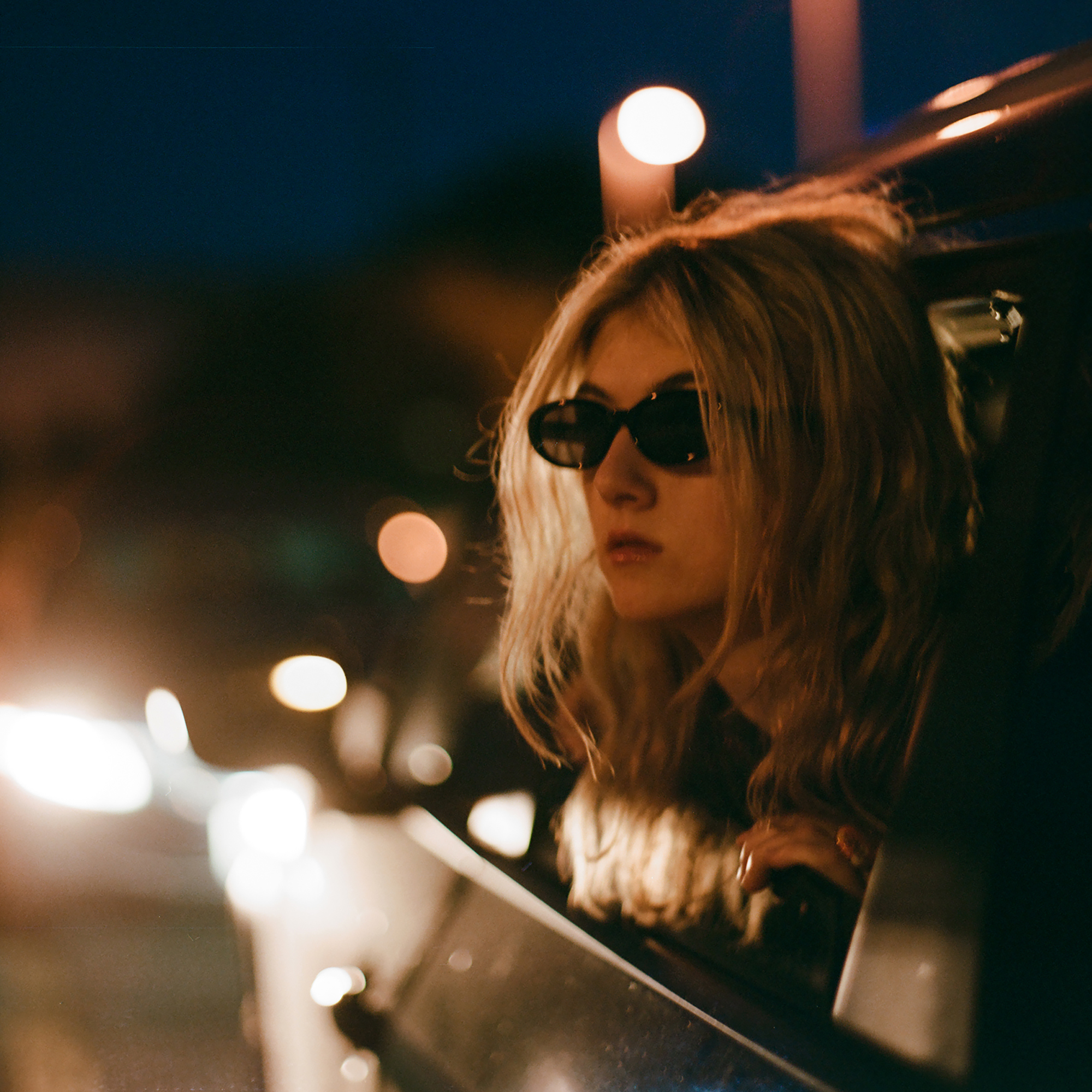 Ava Valianti – “Hot Mess” (Single Review)