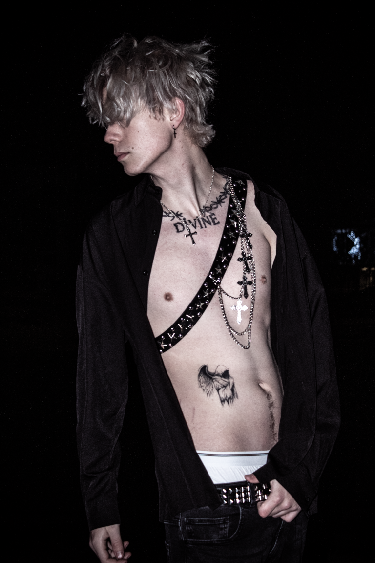 DIVINE – “talk2u” Review